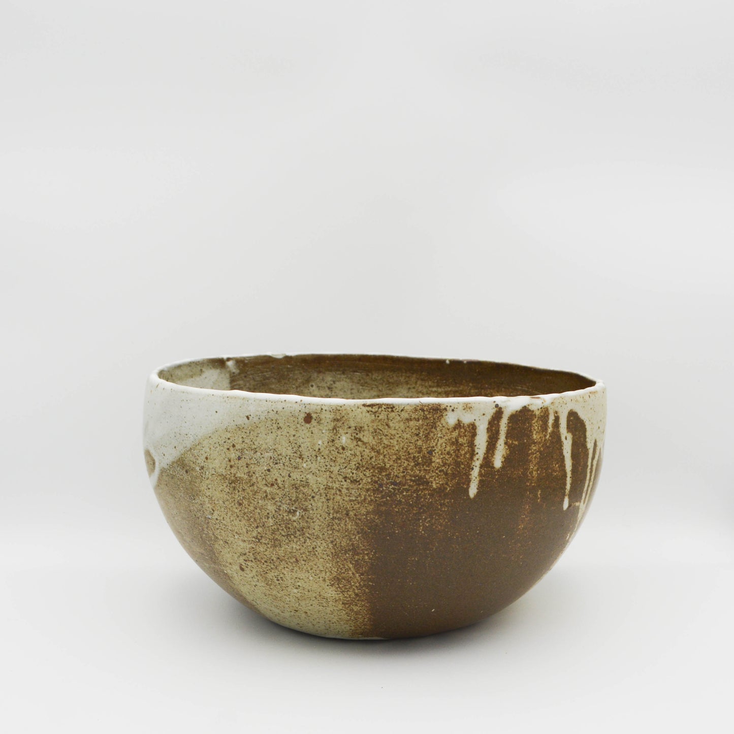 B002 - Stoneware Large Bowl