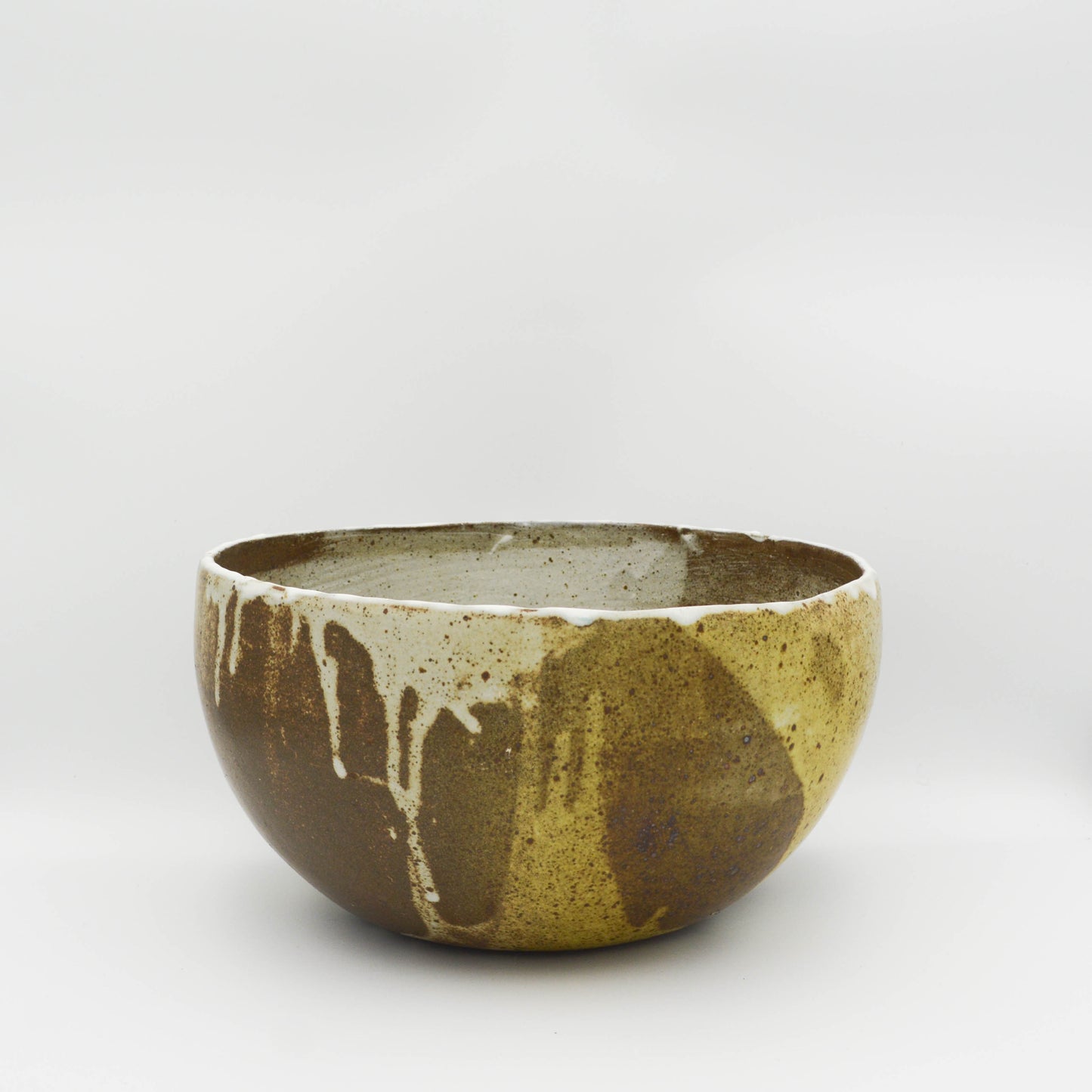 B002 - Stoneware Large Bowl